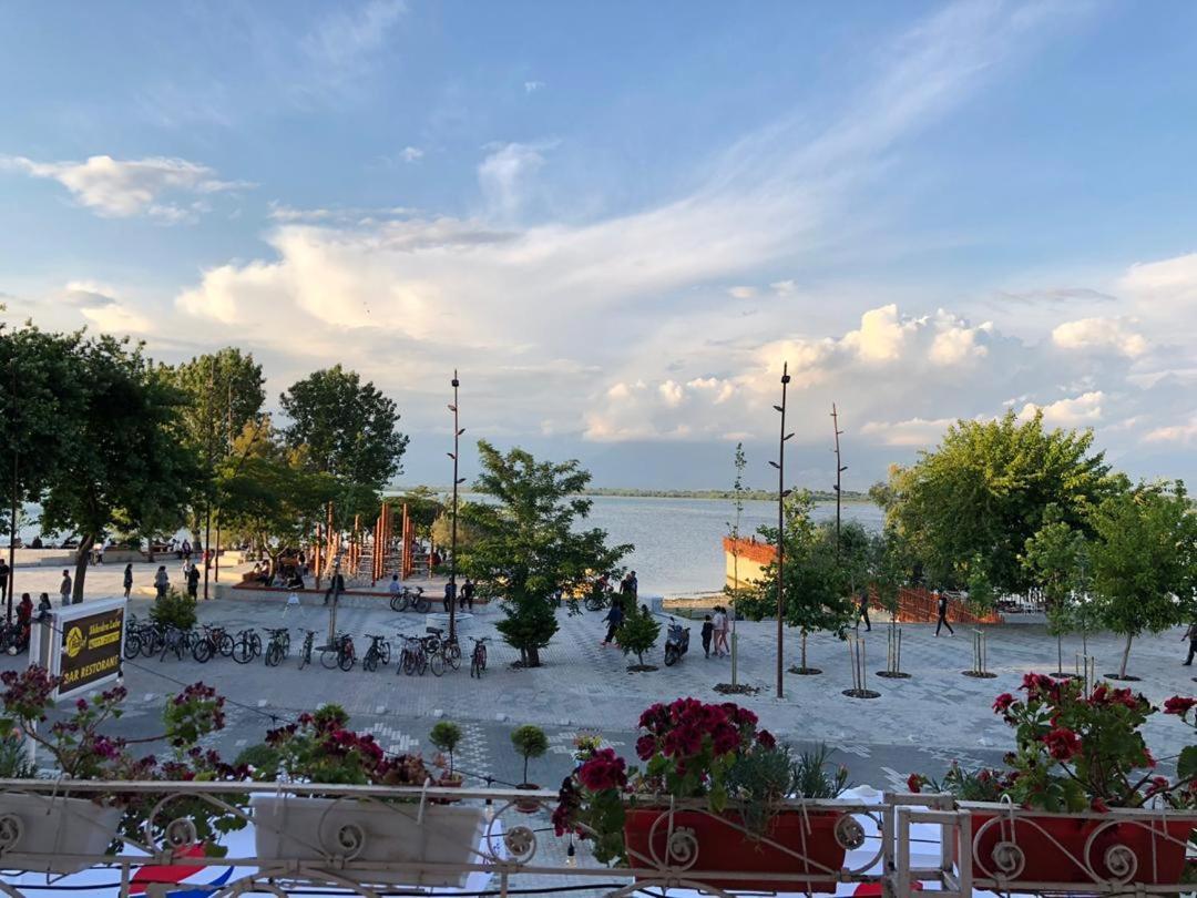 Široka Hotel Shkodra Lake מראה חיצוני תמונה