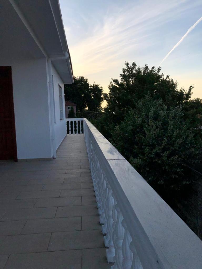 Široka Hotel Shkodra Lake מראה חיצוני תמונה