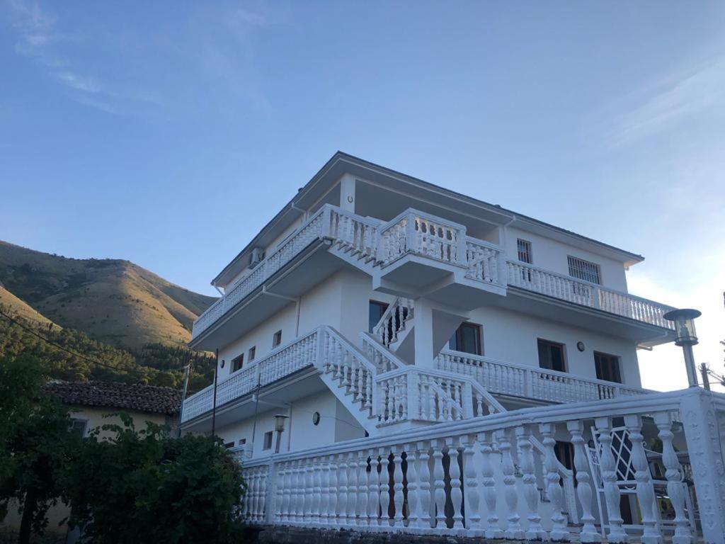 Široka Hotel Shkodra Lake מראה חיצוני תמונה