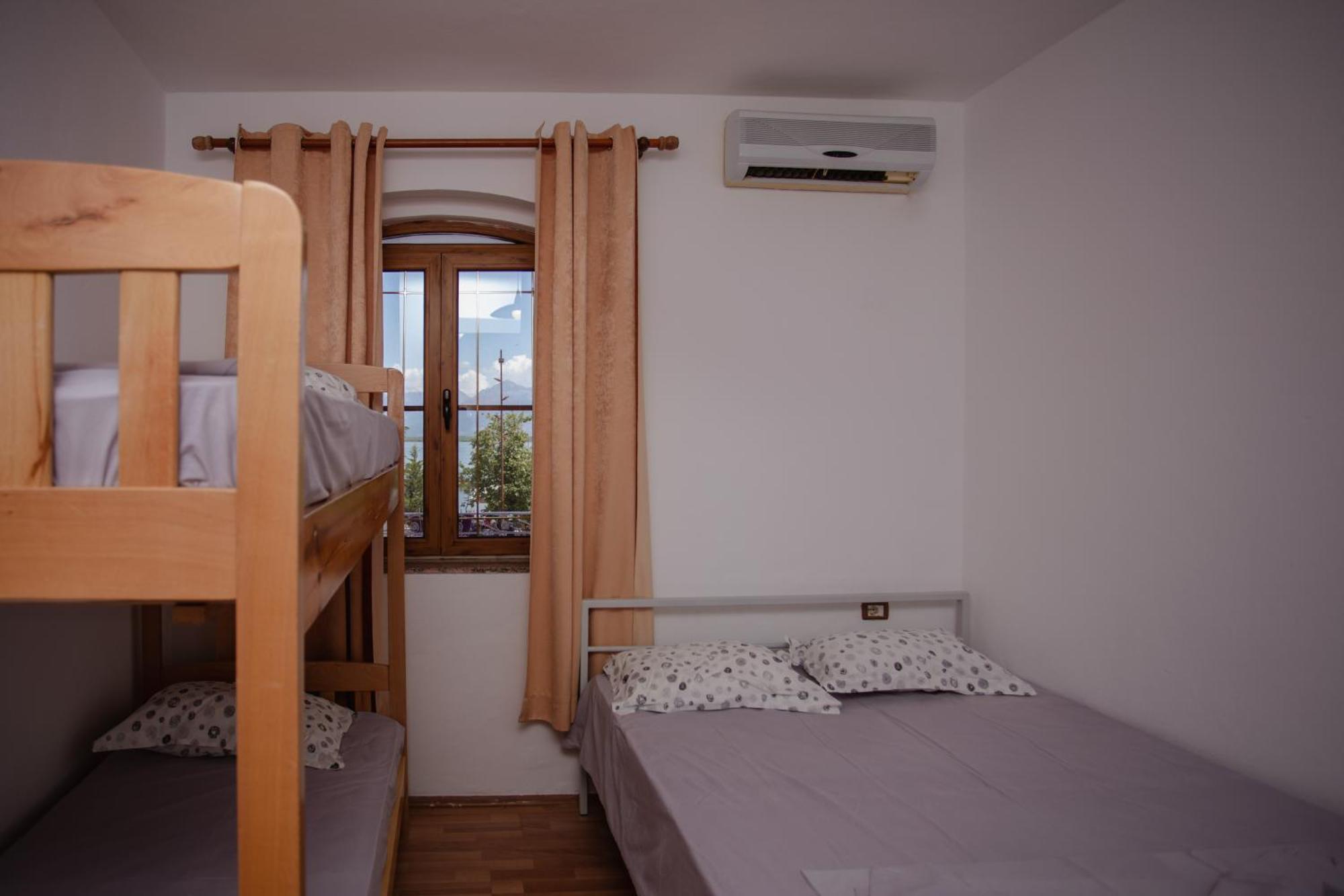 Široka Hotel Shkodra Lake מראה חיצוני תמונה
