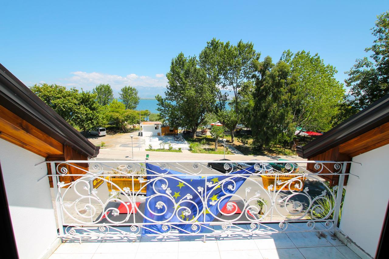 Široka Hotel Shkodra Lake מראה חיצוני תמונה